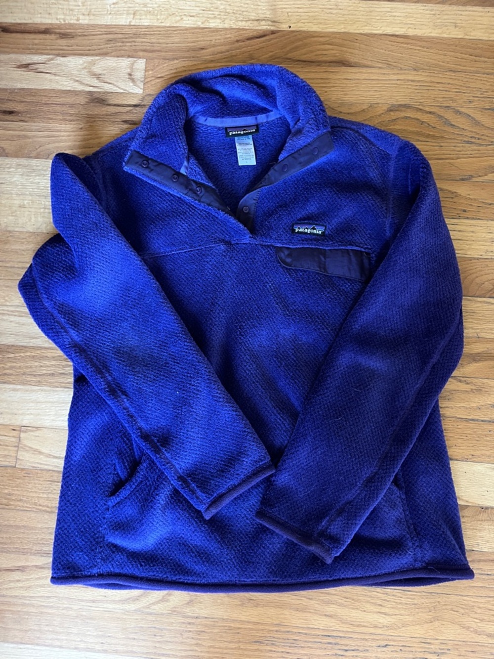 It's really Purple 💜Patagonia Womens Snap-T Fleece Pullover